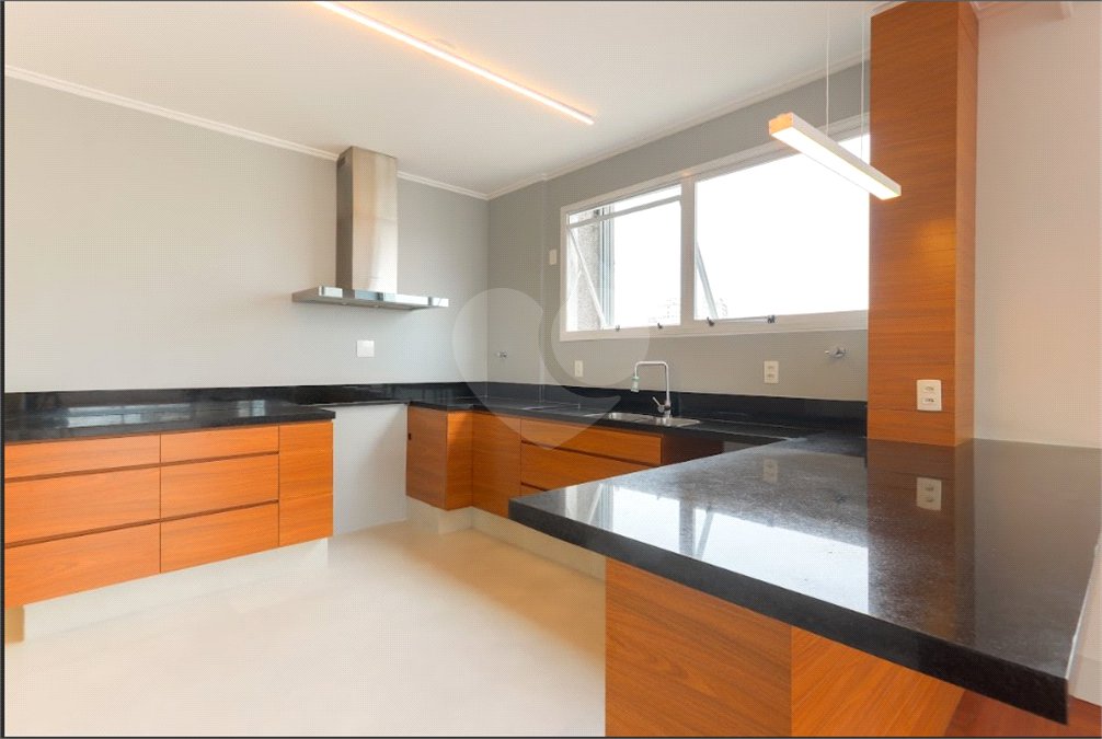 Apartamento à venda com 3 quartos, sendo 1 suíte,  em Santa Cecília, São Paulo, SP