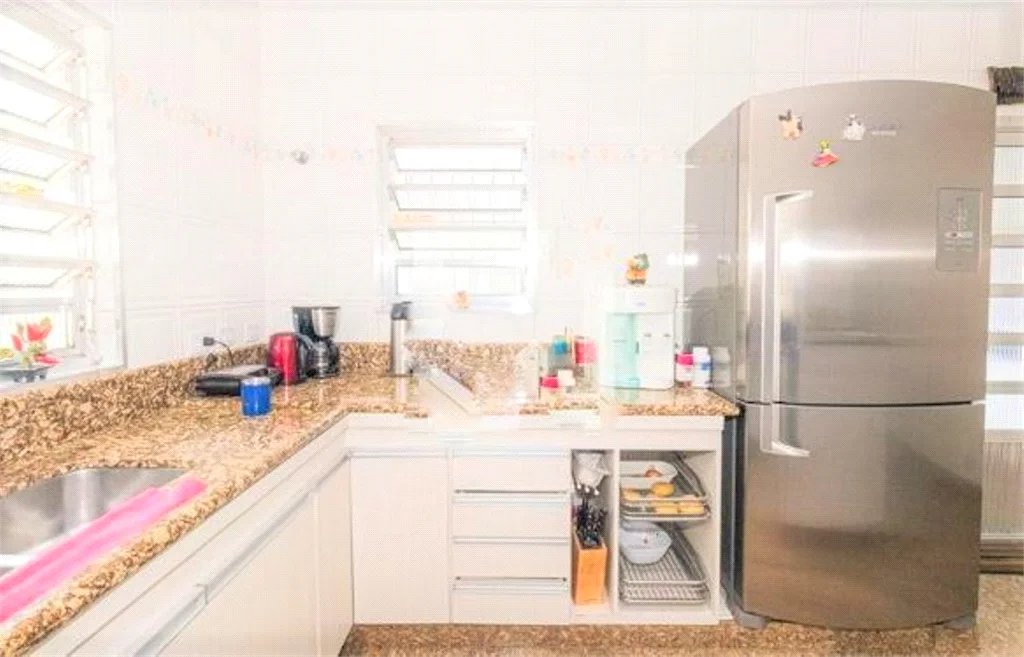 Sobrado à venda com 4 quartos, sendo 3 suítes,  em Vila Mazzei, São Paulo, SP