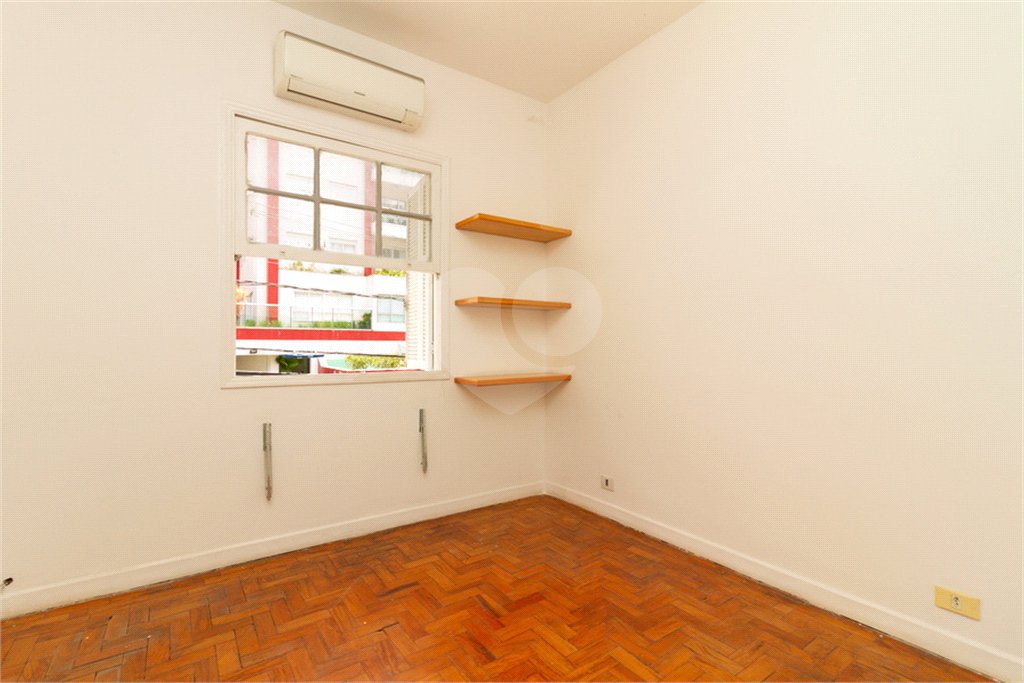 Sobrado à venda com 3 quartos, sendo 1 suíte, em Vila Olímpia, São Paulo, SP