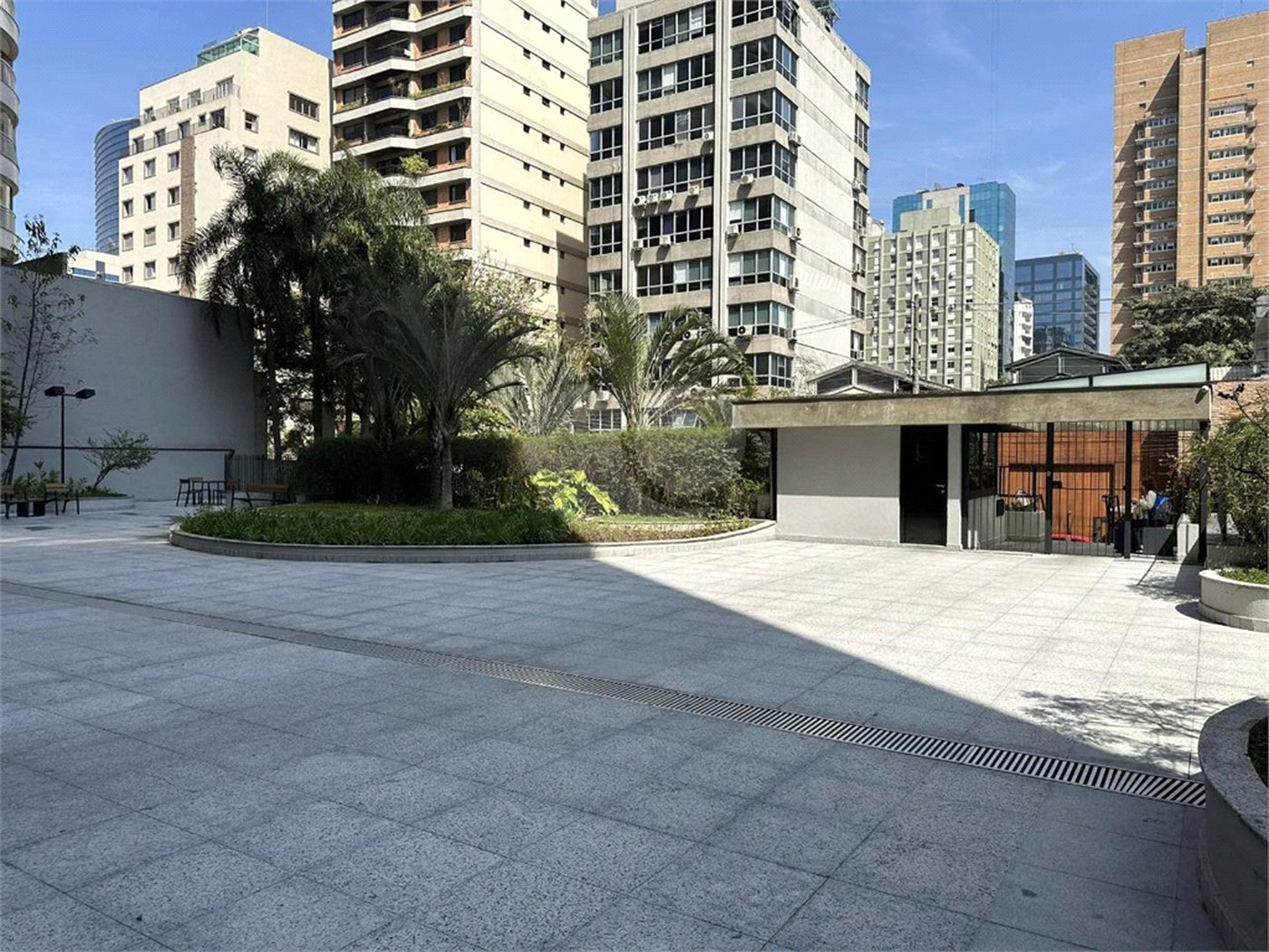 Apartamento à venda ou para alugar com 1 suíte em Jardim Europa, São Paulo, SP