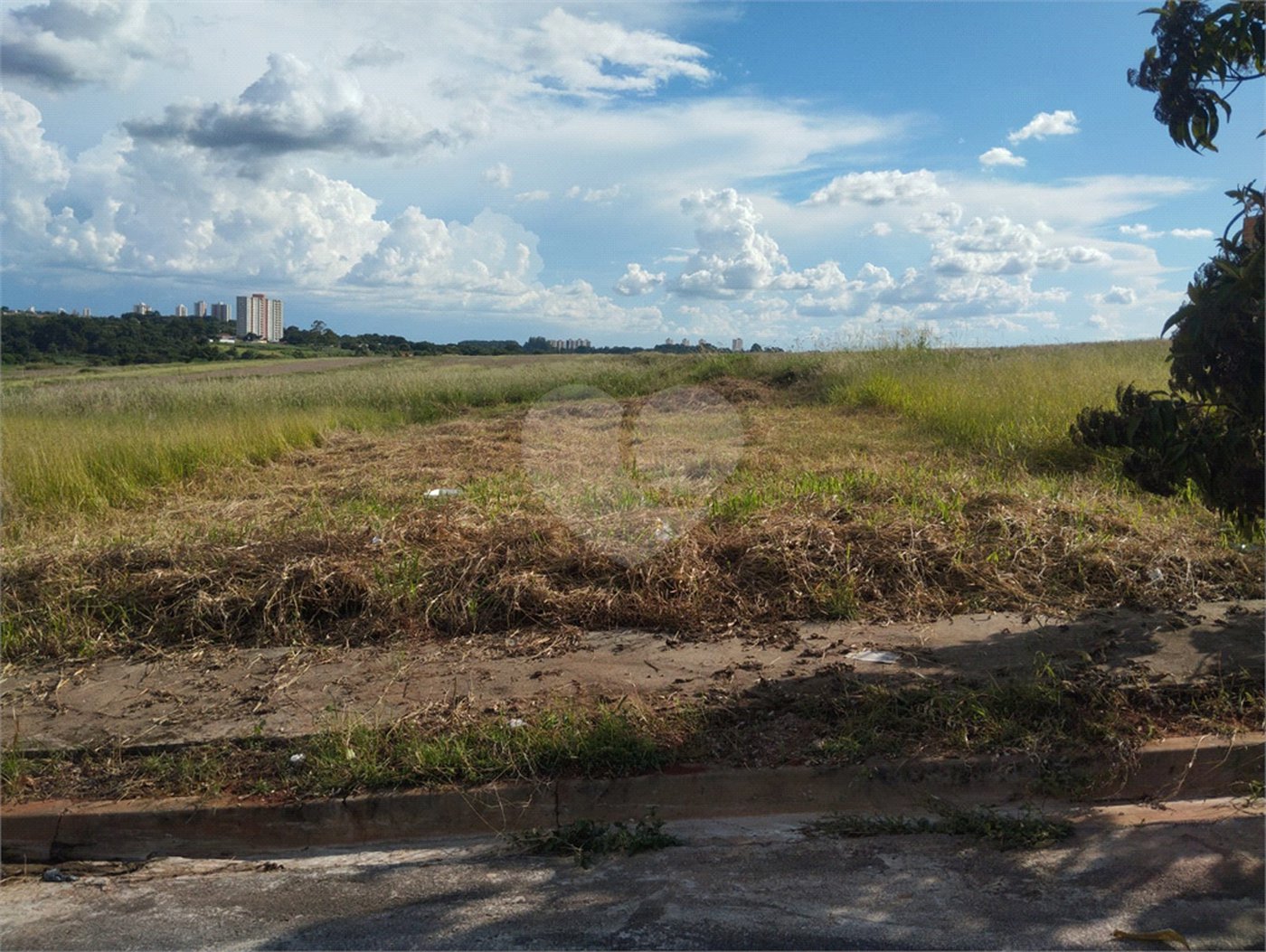 Terreno à venda em Residencial Vista do Horto, Araraquara, SP