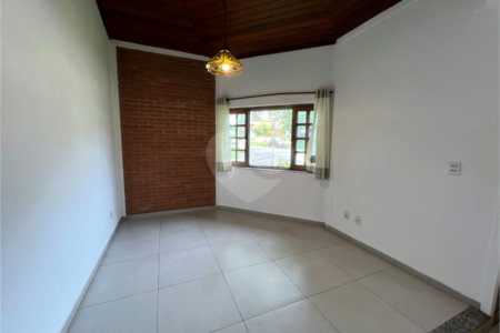 Casa à venda ou para alugar com 4 quartos, sendo 3 suítes, no condomínio Estância Marambaia, Vinhedo - SP