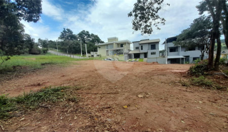Terreno à venda no condomínio Itaguaçu da Cantareira, São Paulo - SP