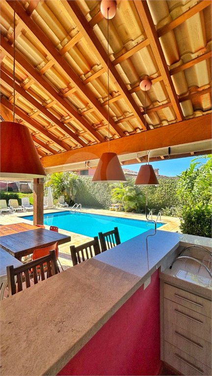 Villagio à venda com 5 quartos, sendo 3 suítes, em Vila Petrópolis, Atibaia, SP