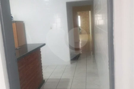Casa com 180m², 3 quartos (1 suíte) e 5 vagas de garagem, à venda em São Mateus