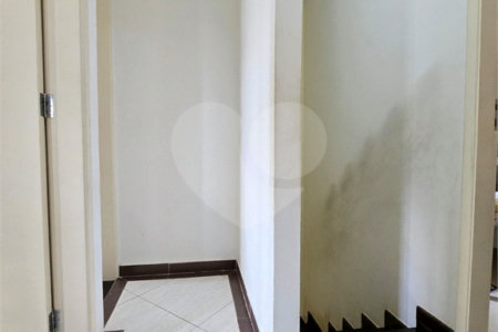 Casa à venda com 3 quartos, sendo 1 suíte, no condomínio Rafaela I, São Paulo - SP