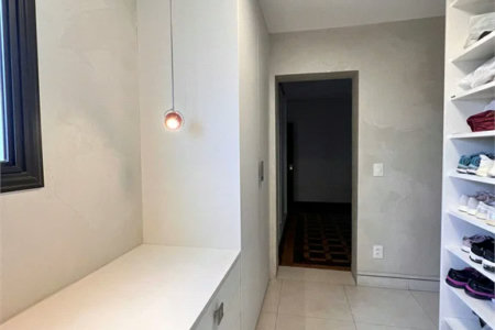 Sobrado à venda com 5 quartos, sendo 2 suítes, em Vila Inah, São Paulo, SP