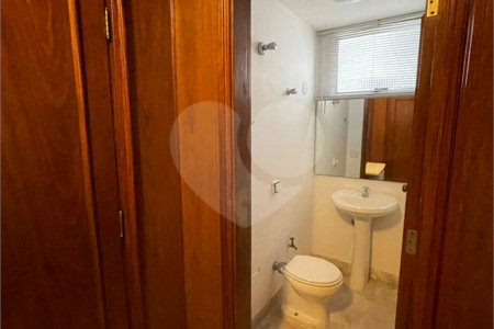 Apartamento à venda com 3 quartos, sendo 1 suíte, em Higienópolis, São Paulo, SP