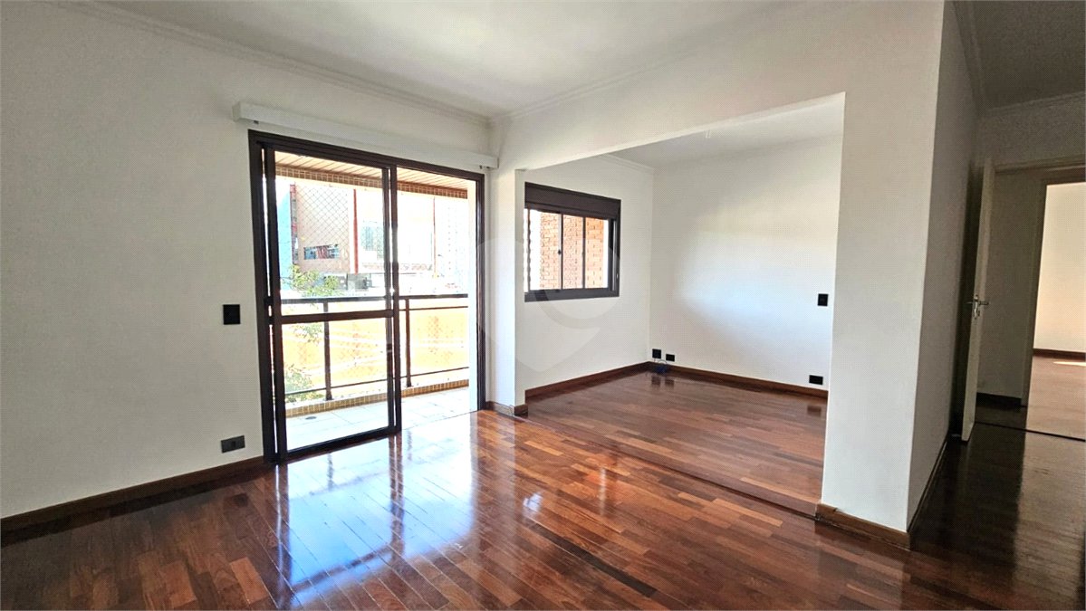Apartamento para alugar com 3 quartos, sendo 1 suíte, em Alto da Boa Vista, São Paulo, SP