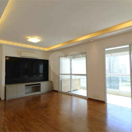 Apartamento à venda com 3 quartos, sendo 1 suíte,  em Vila Olímpia, São Paulo, SP
