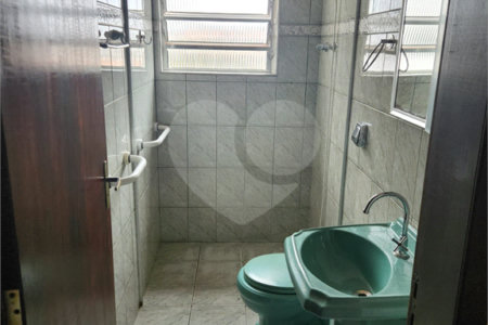 Sobrado à venda com 3 quartos em Vila Dalila, São Paulo, SP
