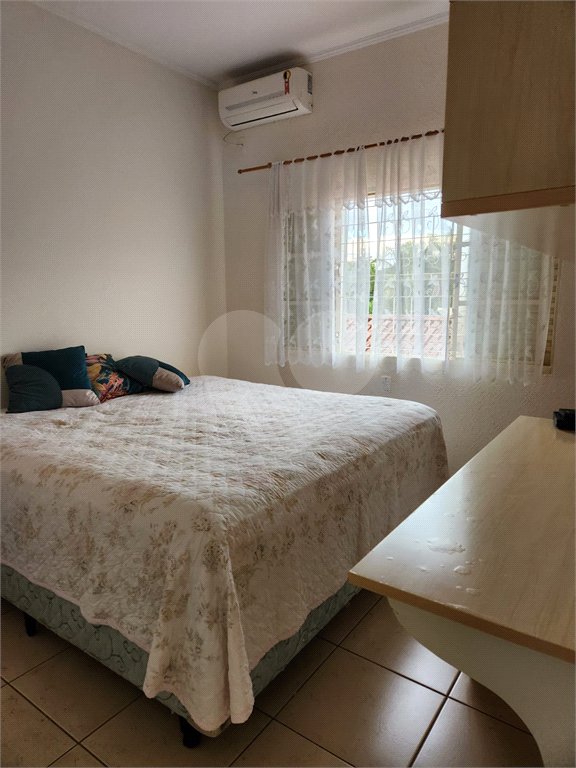Sobrado à venda com 3 quartos, sendo 1 suíte, em Jardim Vale das Rosas, Araraquara, SP
