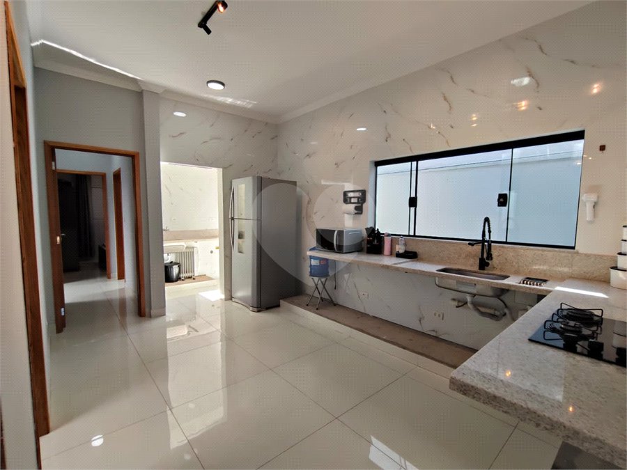 Casa à venda com 3 quartos no condomínio Residencial Lago dos Ipês, Itapetininga - SP