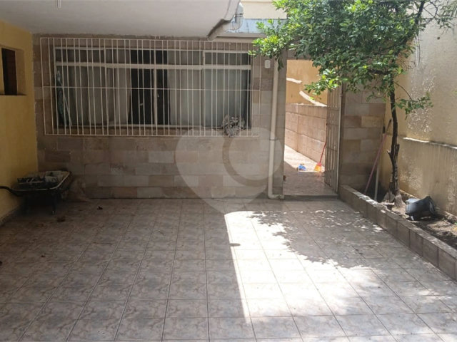 Sobrado à venda com 3 quartos, sendo 1 suíte,  em Parque Edu Chaves, São Paulo, SP