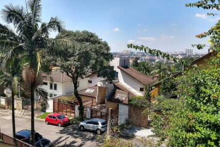 Sobrado à venda com 4 quartos, sendo 1 suíte,  em Parque dos Príncipes, São Paulo, SP