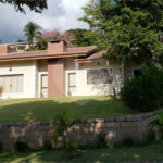 Casa à venda com 3 quartos, sendo 1 suíte, no condomínio Estância Marambaia, Vinhedo - SP