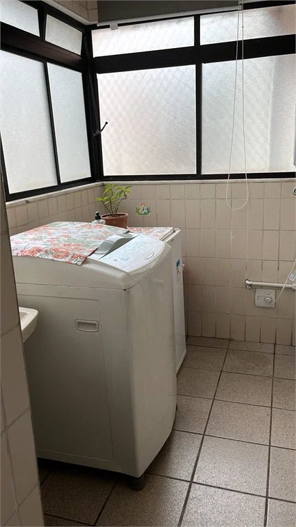 Apartamento à venda com 3 quartos, sendo 1 suíte, em Jardim das Acácias, São Paulo, SP