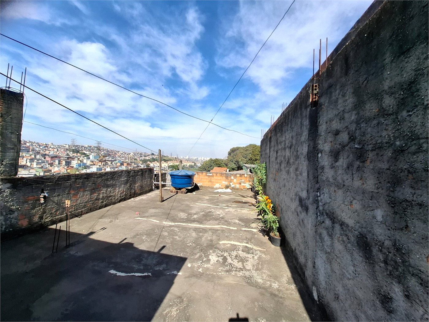 Sobrado à venda com 3 quartos, sendo 1 suíte, em Tremembé, São Paulo, SP