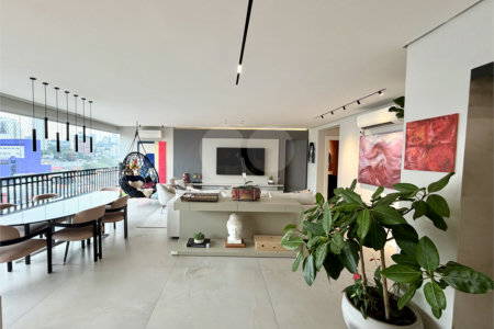 Apartamento à venda com 3 suítes em Vila Romana, São Paulo, SP