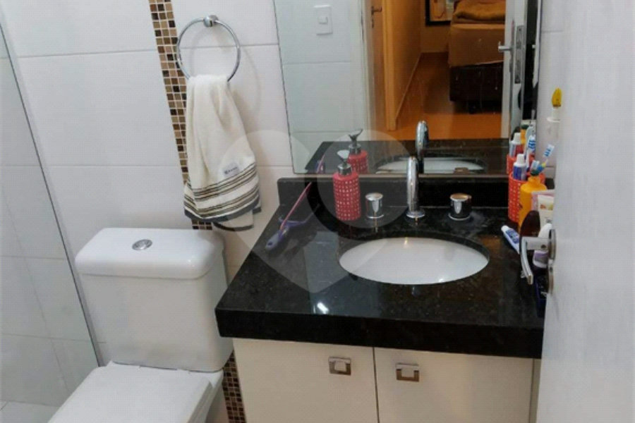 Casa à venda com 2 suítes no condomínio Residencial Matos, São Paulo - SP
