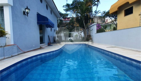 Sobrado à venda com 5 quartos, sendo 3 suítes,  em Tremembé, São Paulo, SP