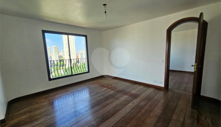 Apartamento à venda com 4 quartos, sendo 2 suítes,  em Jardim Parque Morumbi, São Paulo, SP