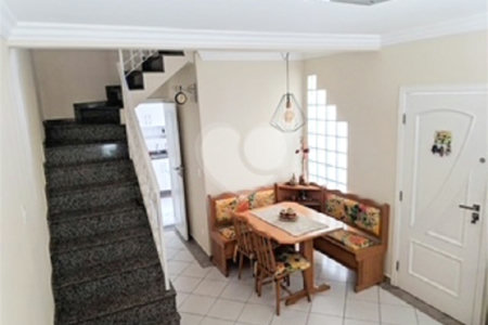 Casa à venda com 3 quartos, sendo 1 suíte, no condomínio Mariana, São Paulo - SP