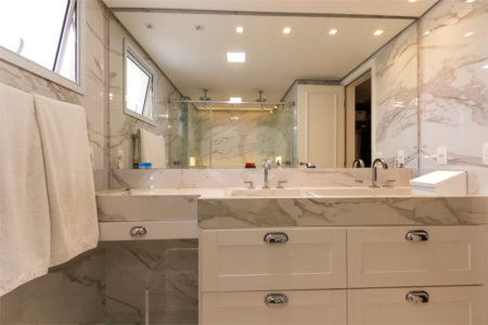 Apartamento à venda com 3 quartos, sendo 1 suíte,  em Vila Uberabinha, São Paulo, SP