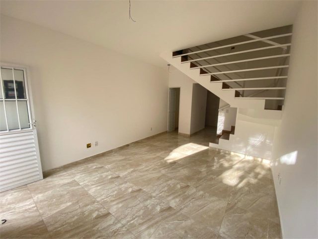 Casa para alugar com 2 suítes no condomínio Residencial Vila Amélia, Poá - SP