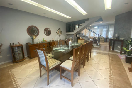 Casa à venda com 4 suítes no condomínio Okinawa, Paulínia - SP