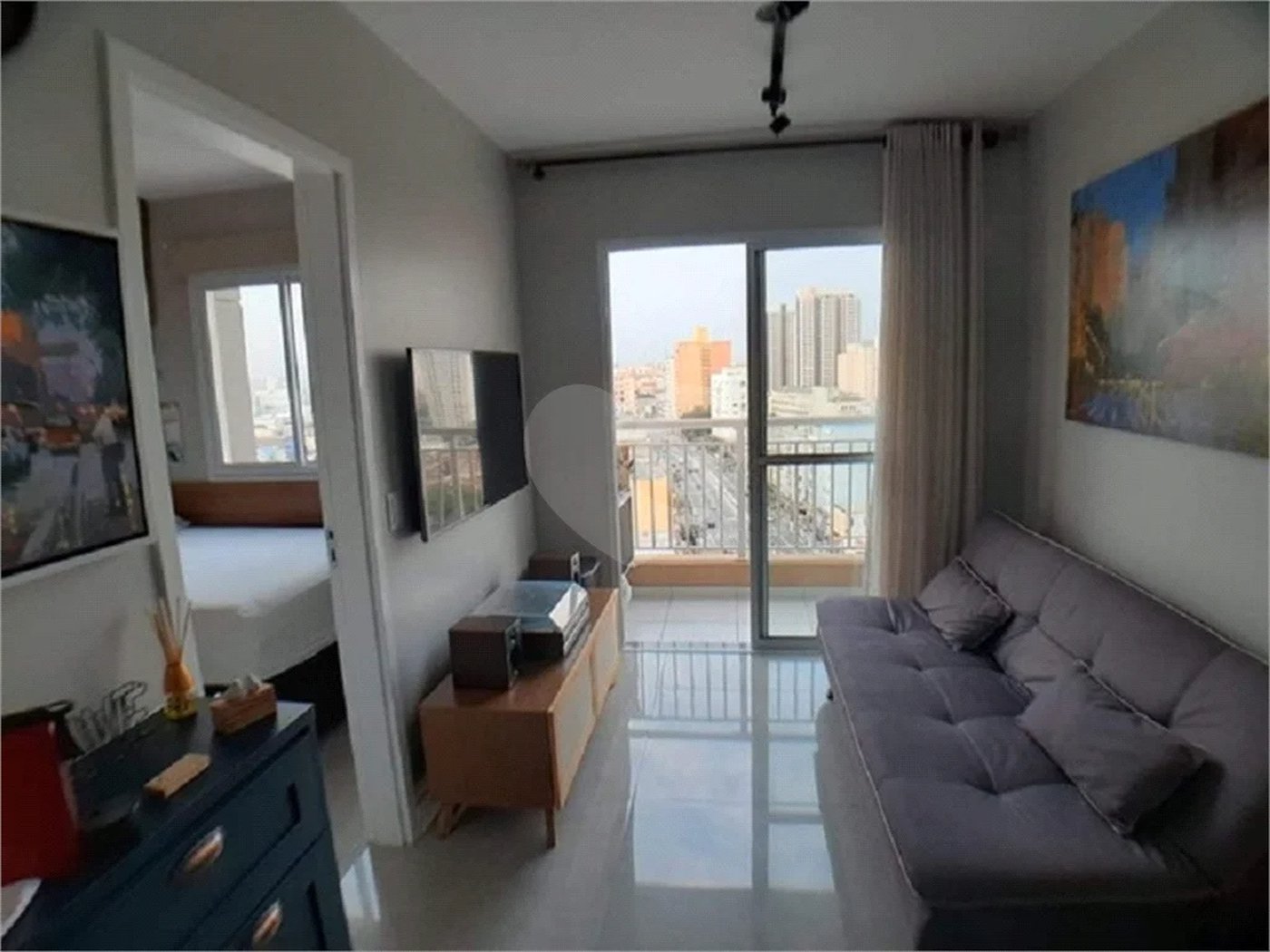 Apartamento com varanda e vaga de garagem à venda no Brás, a 5 minutos do Metrô