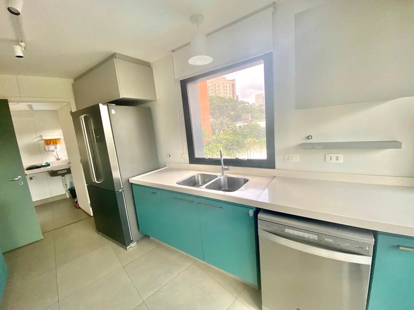 Apartamento à venda com 3 suítes em Jardim das Bandeiras, São Paulo, SP