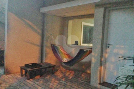Sobrado à venda com 4 quartos, sendo 1 suíte, em Jardim Novo Mundo, São Paulo, SP