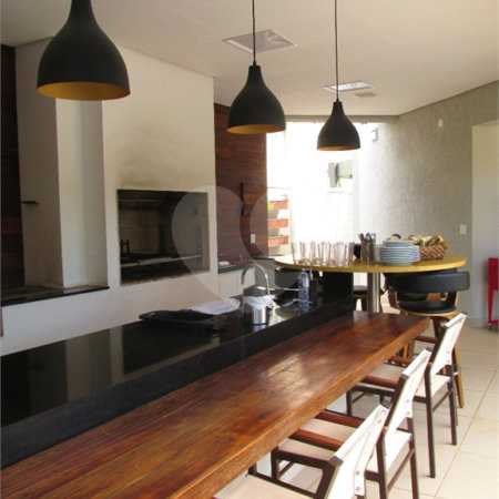 Casa à venda com 3 quartos, sendo 1 suíte, no condomínio Alpes de Vinhedo, Vinhedo - SP