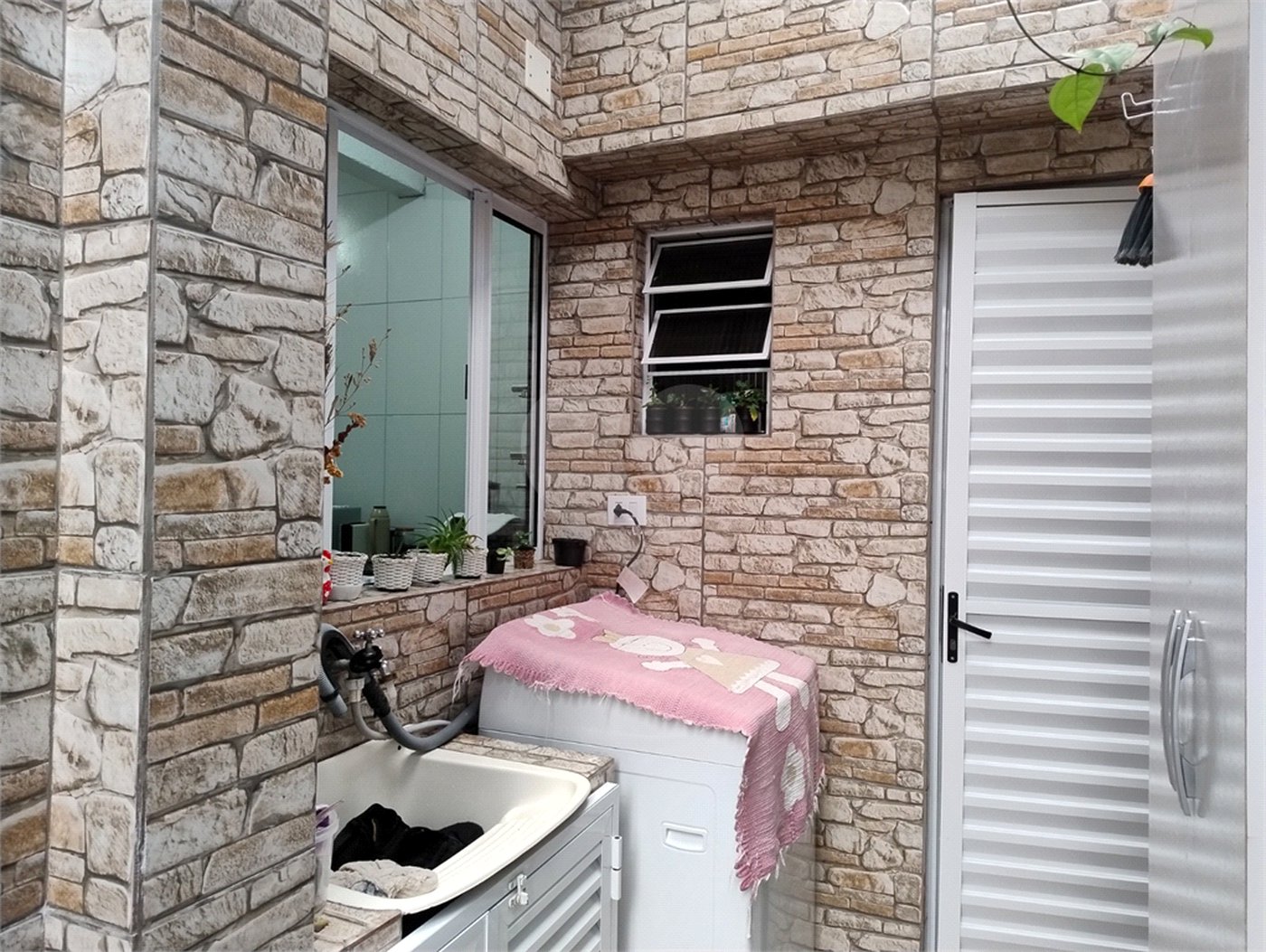 Casa à venda com 3 quartos, sendo 1 suíte,  em Vila Rei, Mogi das Cruzes, SP