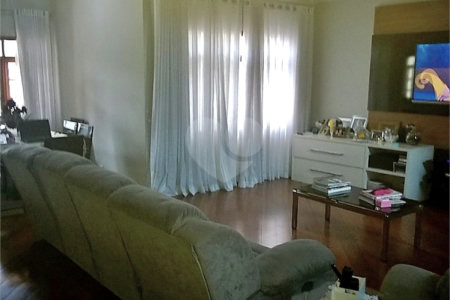 Sobrado à venda com 6 quartos, sendo 4 suítes, em Tucuruvi, São Paulo, SP