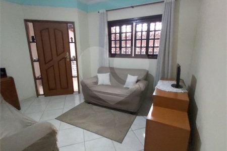 Sobrado à venda com 3 quartos, sendo 1 suíte,  em Vila Bernadotti, Mogi das Cruzes, SP