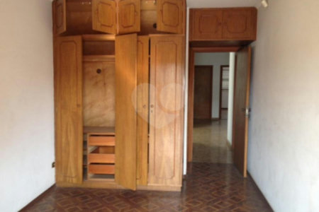 Sobrado à venda com 4 quartos, sendo 2 suítes, em Vila Madalena, São Paulo, SP