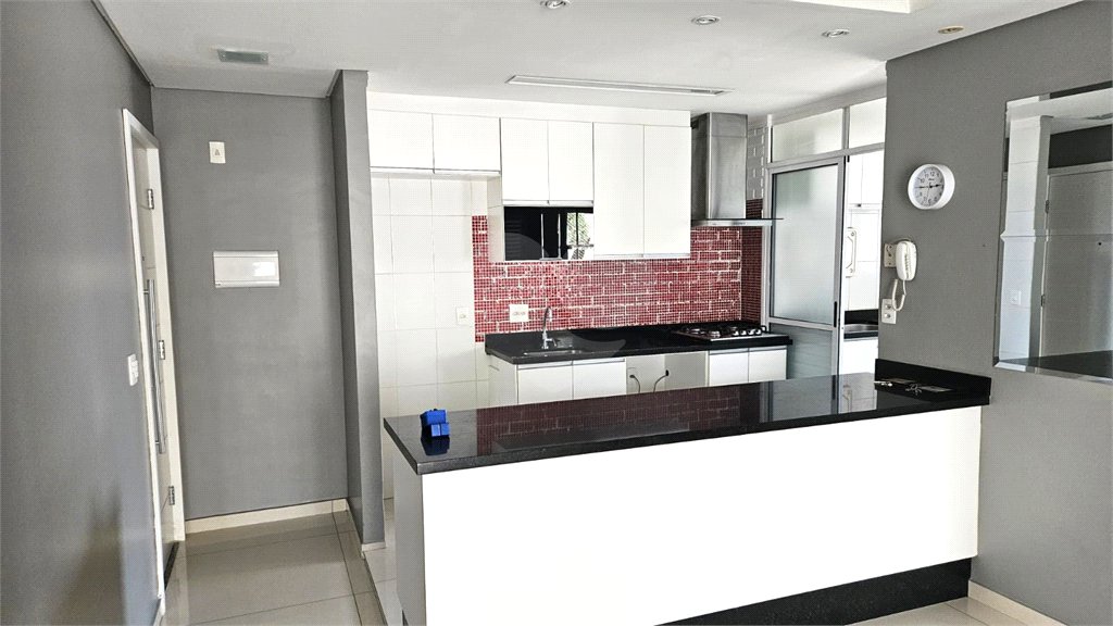 Apartamento à venda com 3 quartos, sendo 1 suíte, em Vila Paulo Silas, São Paulo, SP