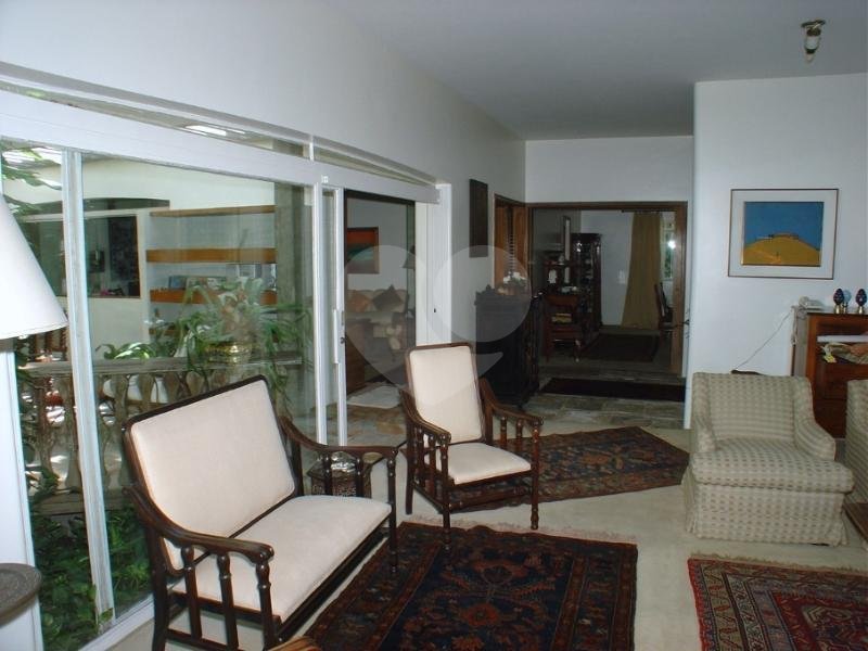 Casa à venda com 4 quartos, sendo 1 suíte, em Brooklin Velho, São Paulo, SP