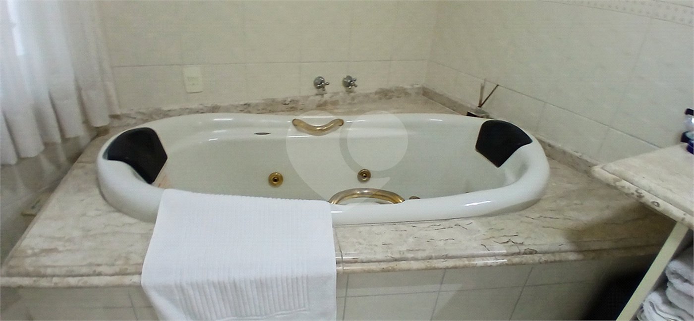 Casa à venda com 4 quartos, sendo 2 suítes, em Jardim Leonor Mendes de Barros, São Paulo, SP