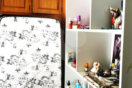 Sobrado à venda com 4 quartos, sendo 1 suíte,  em Vila Gomes, São Paulo, SP