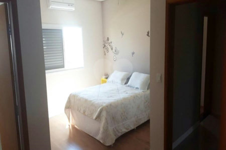 Casa à venda com 4 quartos, sendo 2 suítes, no condomínio Village Ipanema, Araçoiaba da Serra - SP