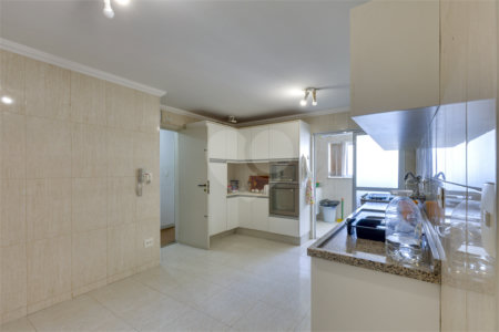 Apartamento à venda com 4 quartos, sendo 1 suíte, em Alto da Boa Vista, São Paulo, SP