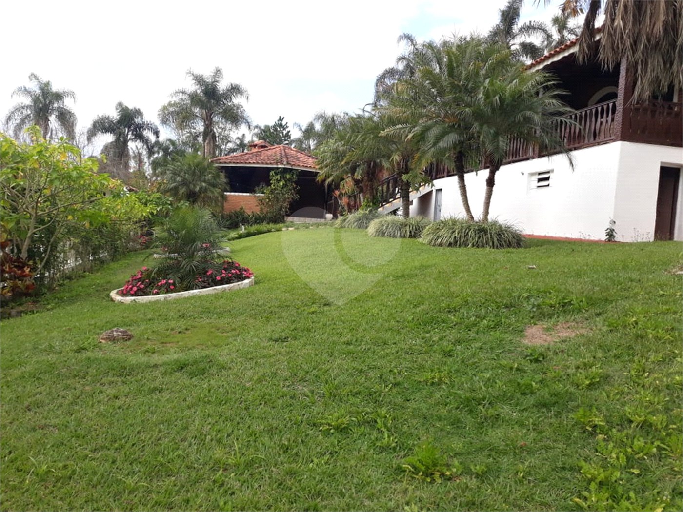 Chácara à venda com 4 quartos, sendo 2 suítes, em Jardim Conceição, São Roque, SP