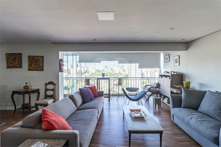 Apartamento à venda com 3 quartos, sendo 1 suíte, em Pinheiros, São Paulo, SP