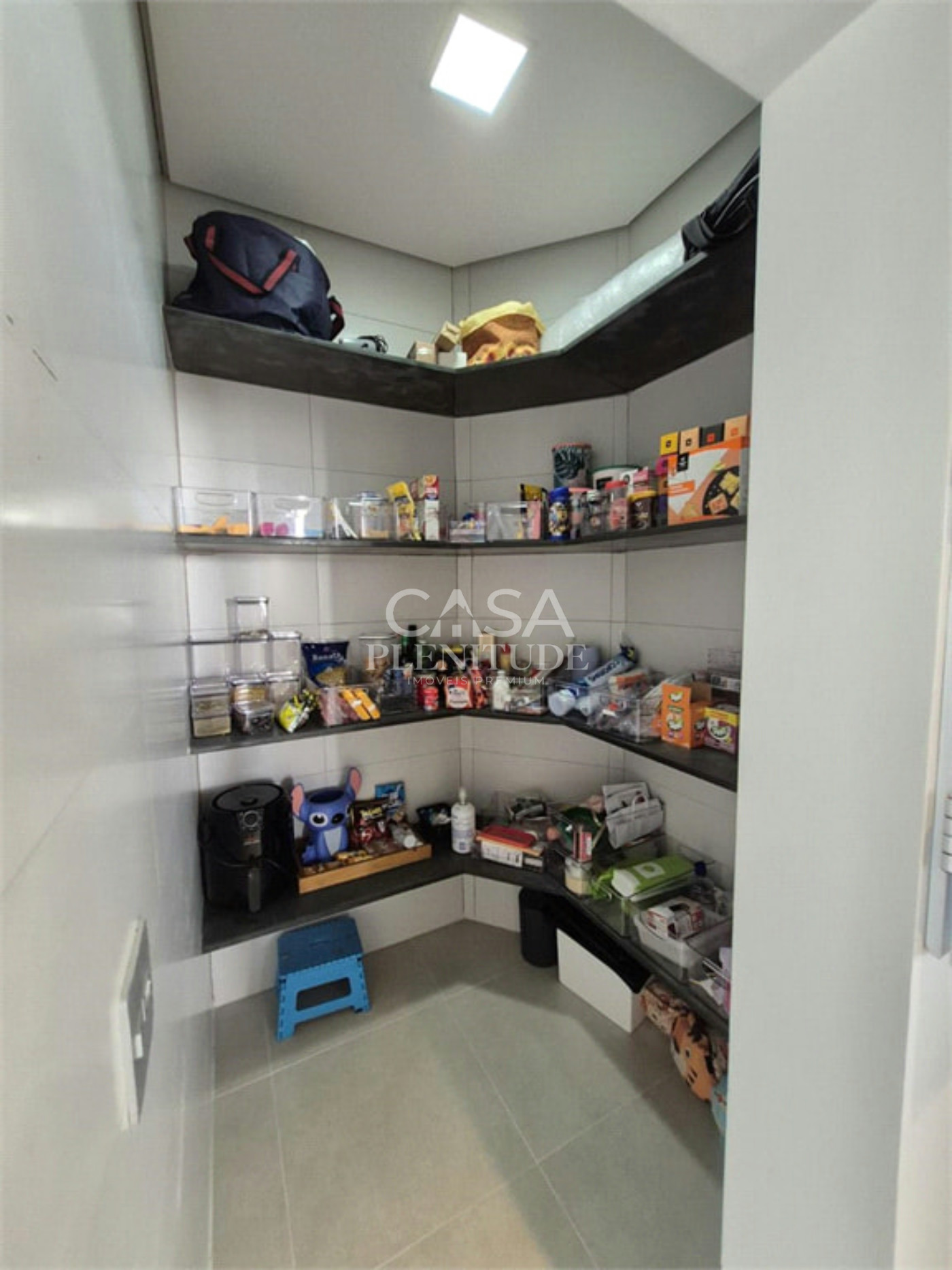 Casa em condomínio à venda com 4 quartos, sendo 3 suítes, em Iporanga, Sorocaba, SP