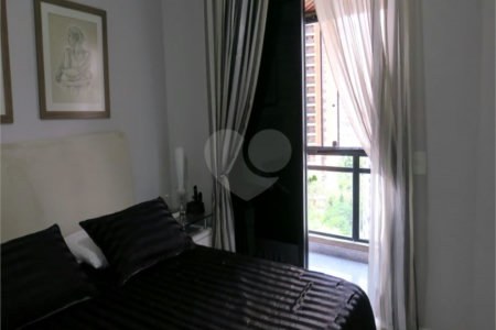 Apartamento à venda com 3 quartos, sendo 2 suítes, em Jardim Parque Morumbi, São Paulo, SP