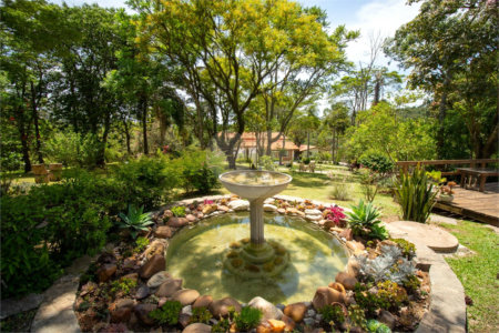 Sítio à venda com 7 quartos, sendo 6 suítes, em Jardim Santa Vitória (canguera), São Roque, SP