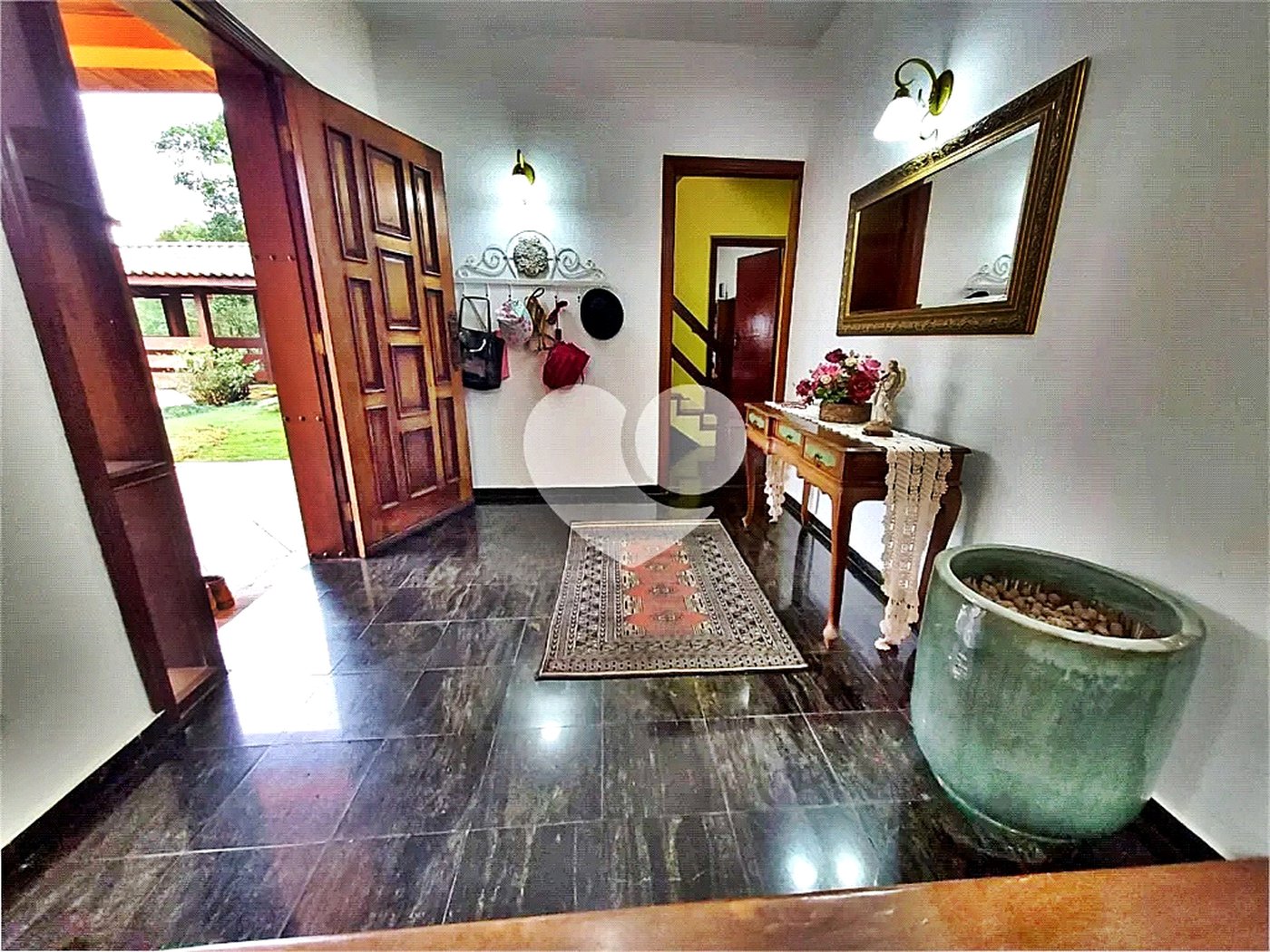 Casa à venda com 4 quartos, sendo 2 suítes, no condomínio Parque Imperial da Cantareira, Mairiporã - SP